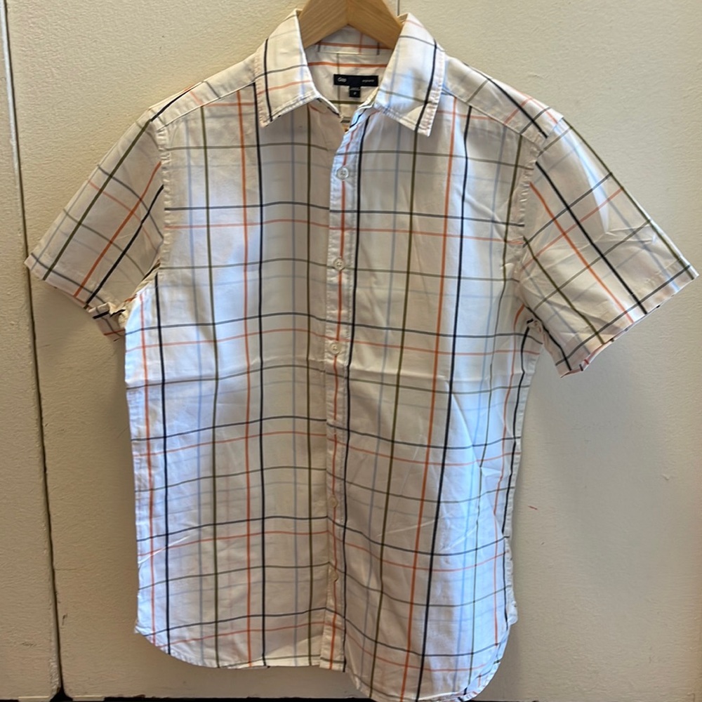 Used Early 2000s Gap Men’s Short Sleeve S/S Button Down Plaid Size Small
